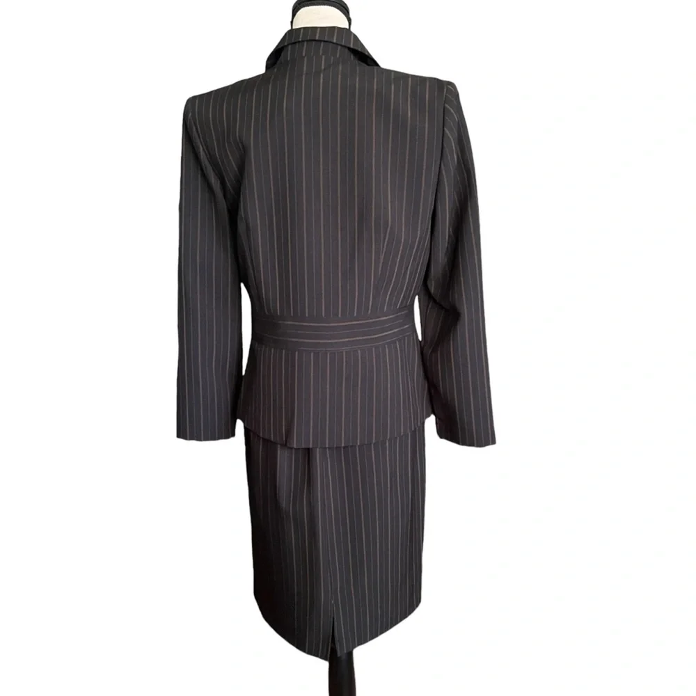 Vintage Miss Dorby 2 piece pin stripe office/dinner outfit. Sz.10